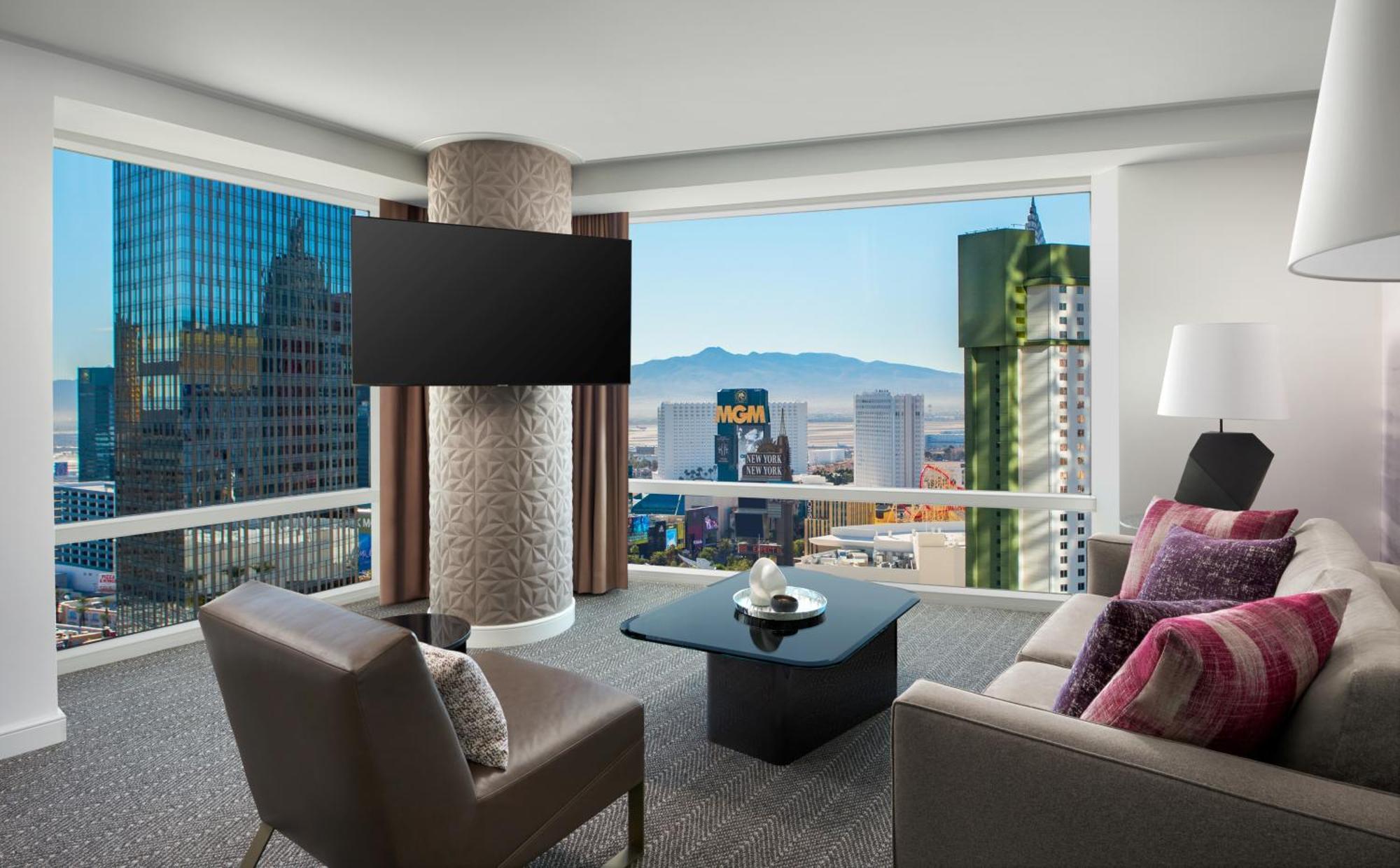 Corner Suite Panoramic View